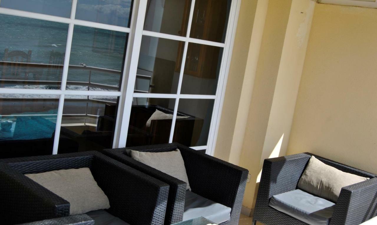 Apartamento Frente Al Mar,Primera Linea Ринкон-де-ла-Викториа Экстерьер фото